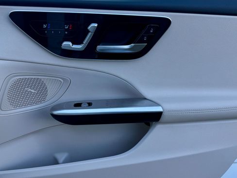 Used 2024 Mercedes-Benz C 300 Sedan image 20