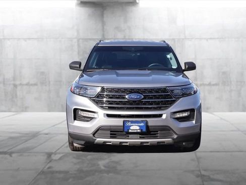 Used 2021 Ford Explorer XLT w/ Equipment Group 202A image 4