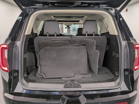 Used 2023 GMC Acadia Denali w/ Black Diamond Edition image 23