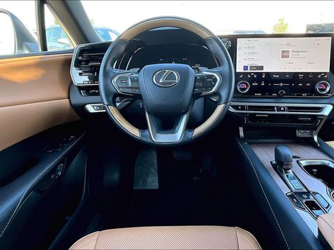Certified 2025 Lexus RX 350 Premium w/ Accessory Package (Z1) FWD image 6