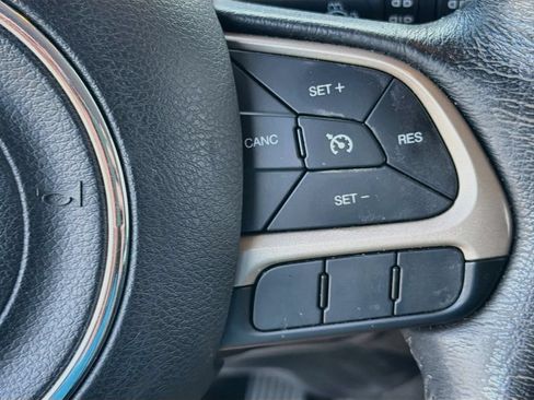 Used 2015 Jeep Renegade Latitude w/ Popular Equipment Group FWD image 16