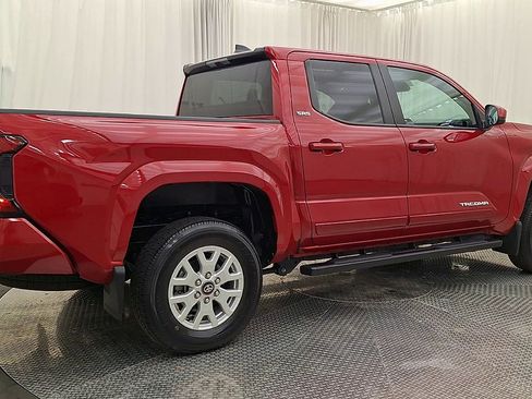 Certified 2025 Toyota Tacoma SR5 AWD/4WD image 6