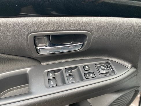 Used 2019 Mitsubishi Outlander ES image 19