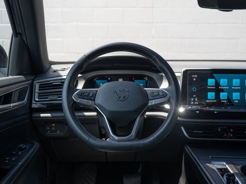 Used 2024 Volkswagen Atlas Cross Sport SE AWD/4WD image 23