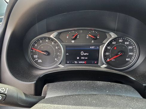 Used 2024 GMC Terrain SLT AWD/4WD image 19