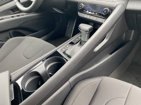 New 2025 Hyundai Elantra SEL image 35