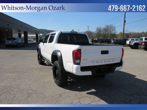 Used 2022 Toyota Tacoma SR AWD/4WD image 11