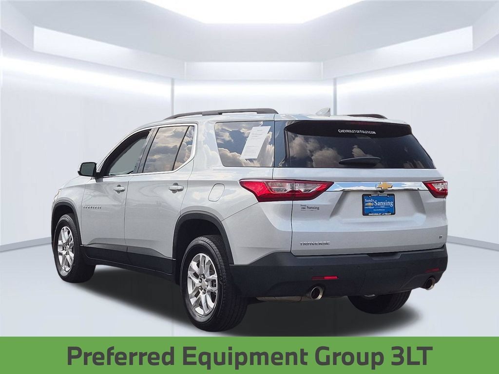Used 2020 Chevrolet Traverse LT w/ Driver Confidence II Package FWD image 3