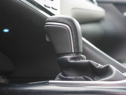 Used 2018 Toyota Camry XLE image 22