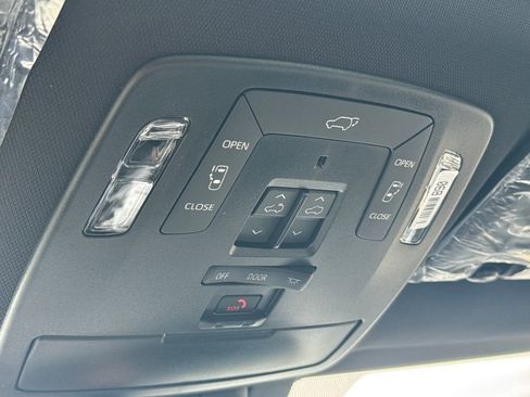 New 2026 Toyota Sienna Platinum AWD/4WD image 31
