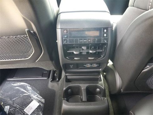 New 2025 Jeep Grand Cherokee L Limited w/ Luxury Tech Group II image 11