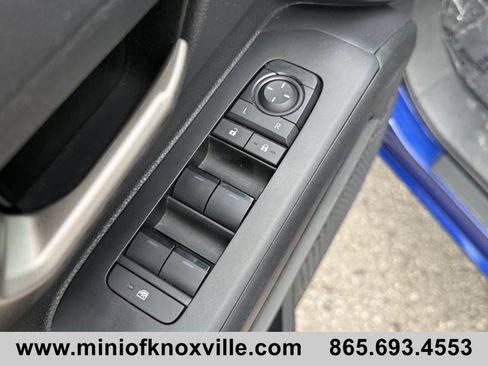 Used 2024 Toyota Tacoma TRD Off-Road AWD/4WD image 17
