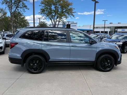 Used 2022 Honda Pilot TrailSport image 3