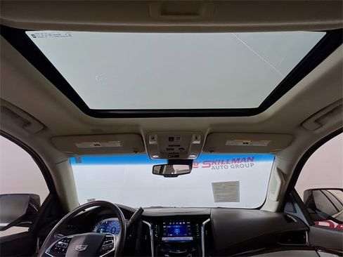 Used 2016 Cadillac Escalade Premium image 26