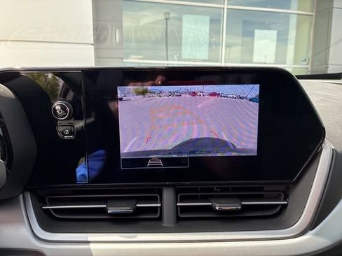 Used 2025 Chevrolet Trax LS w/ LS Convenience Package image 12