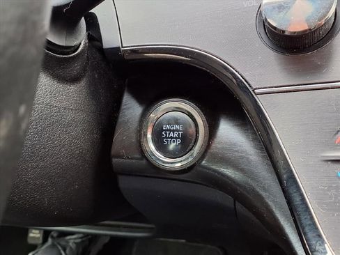 Used 2017 Toyota Avalon XLE image 15