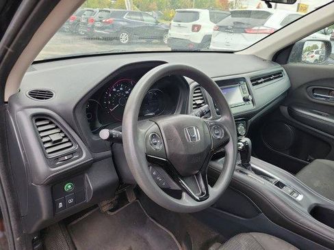Used 2019 Honda HR-V LX image 18