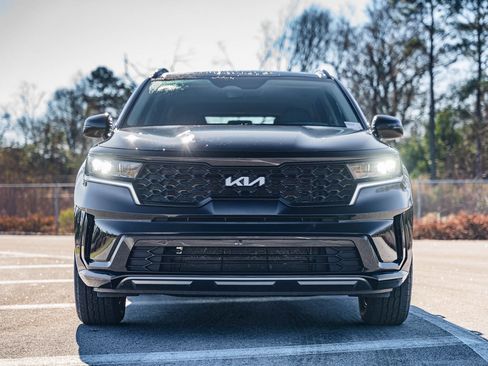 Used 2023 Kia Sorento S w/ Panoramic Sunroof Package image 2