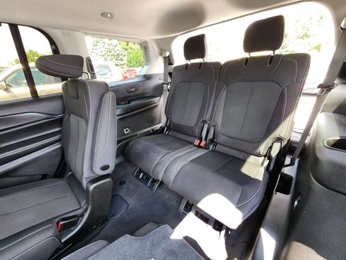 Used 2023 Jeep Grand Cherokee L Laredo w/ Luxury Tech Group I AWD/4WD image 22