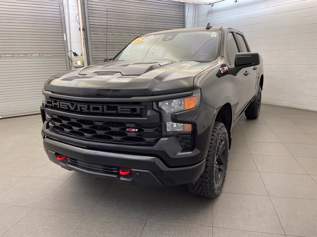 Used 2025 Chevrolet Silverado 1500 Custom Trail Boss AWD/4WD image 9