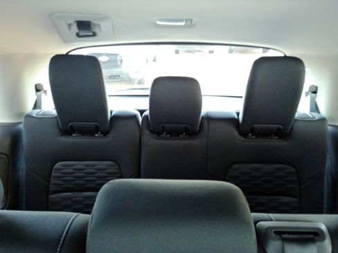 Used 2024 Nissan Pathfinder SV AWD/4WD image 33