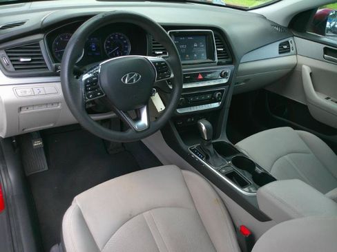 Used 2018 Hyundai Sonata SE FWD image 11
