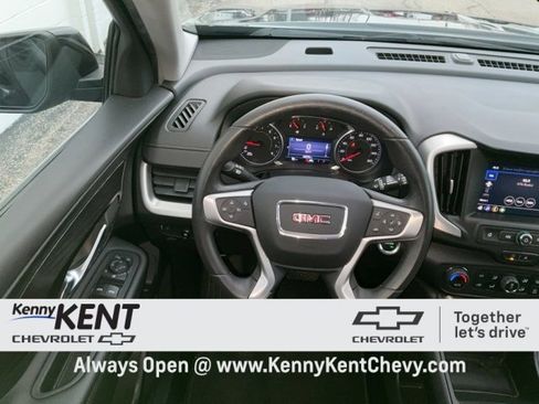 Certified 2022 GMC Terrain SLE w/ Driver Convenience Package image 18