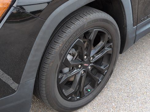 Used 2022 GMC Terrain SLE w/ Driver Convenience Package image 32