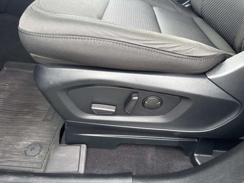 Used 2024 Ford Explorer XLT AWD/4WD image 27