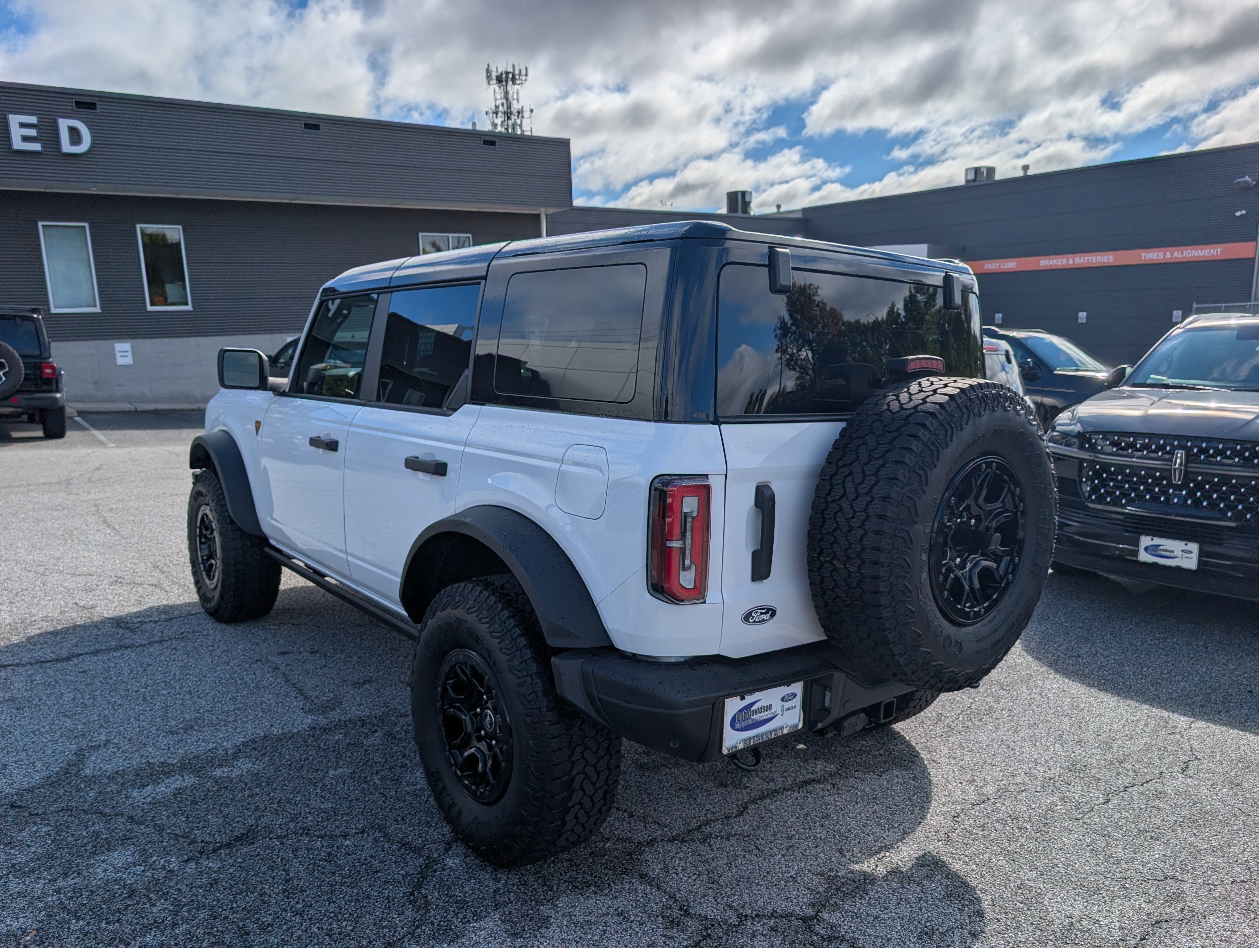 Certified 2026 Ford Bronco Badlands AWD/4WD image 5