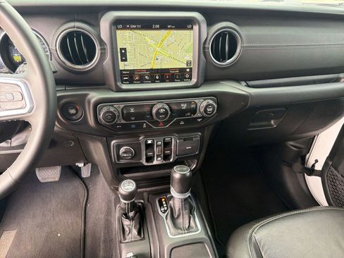 Used 2023 Jeep Wrangler Unlimited Sahara AWD/4WD image 26
