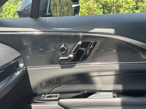 Used 2024 Cadillac Lyriq Luxury image 56