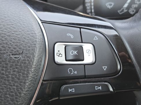 Used 2018 Volkswagen Tiguan SEL AWD/4WD image 13