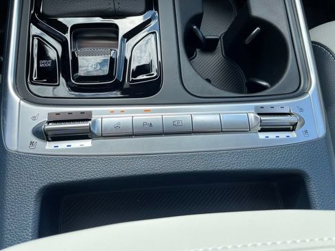 New 2026 Kia Carnival SX w/ SX Dark Edition Package FWD image 24