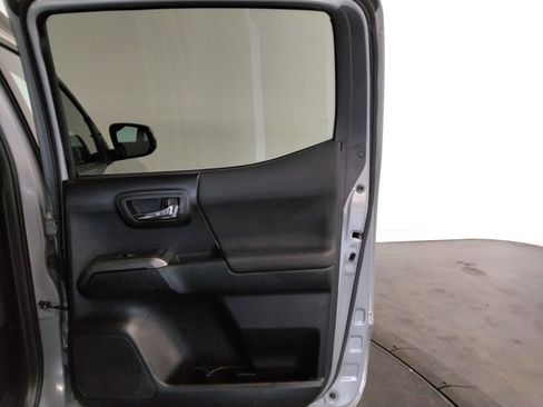 Used 2021 Toyota Tacoma TRD Off-Road image 36