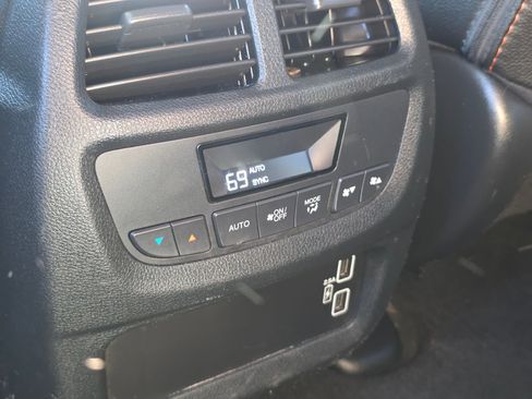 Used 2022 Honda Pilot TrailSport image 29