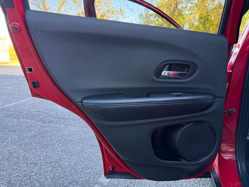 Used 2022 Honda HR-V Sport image 17