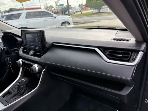 Used 2022 Toyota RAV4 LE image 28