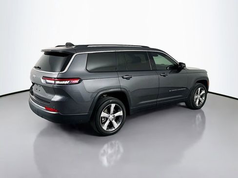 Used 2022 Jeep Grand Cherokee L Limited AWD/4WD image 7