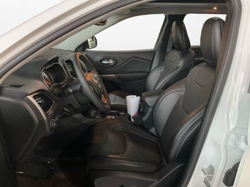 Used 2022 Jeep Cherokee Limited AWD/4WD image 9