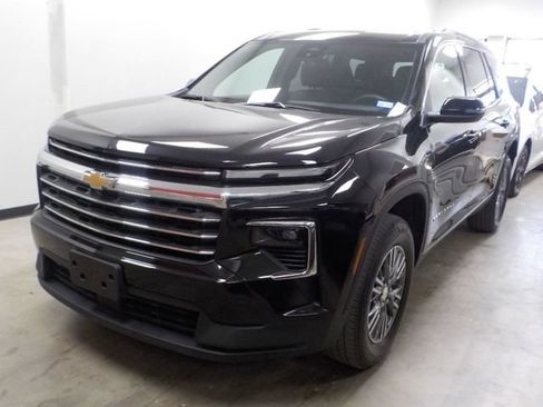 Used 2026 Chevrolet Traverse LT FWD image 5