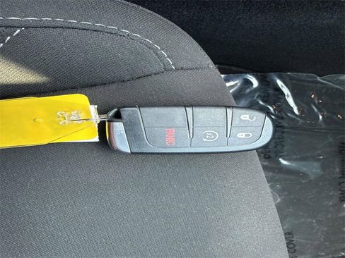 Used 2022 Dodge Charger SXT w/ Driver Convenience Group image 32