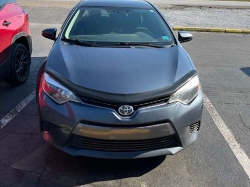 Used 2016 Toyota Corolla LE FWD image 3