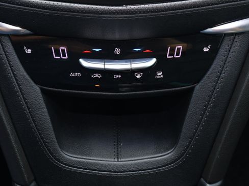 Used 2024 Cadillac XT6 Luxury image 31