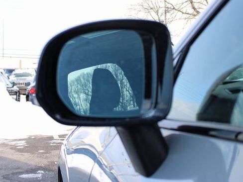 Used 2025 Volvo XC60 B5 Plus image 8