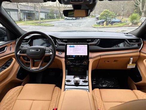 New 2025 Jeep Grand Cherokee Summit AWD/4WD image 11