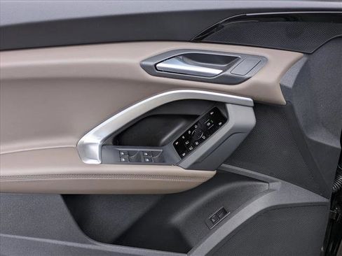 New 2025 Audi Q5 Premium image 17