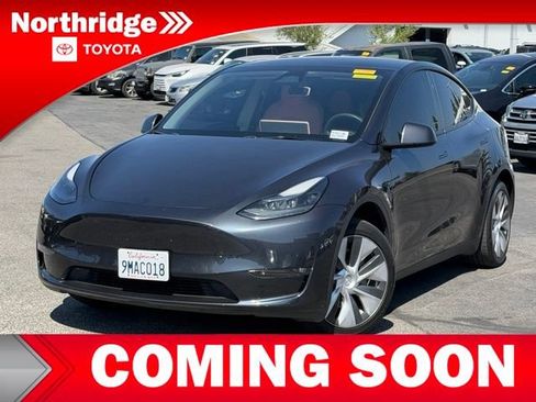 Used 2024 Tesla Model Y Long Range AWD/4WD image 1