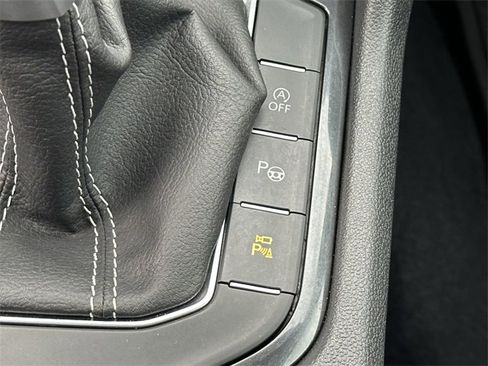 Used 2022 Volkswagen Tiguan SEL R-Line image 27