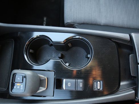 Used 2023 Nissan Rogue SV image 14